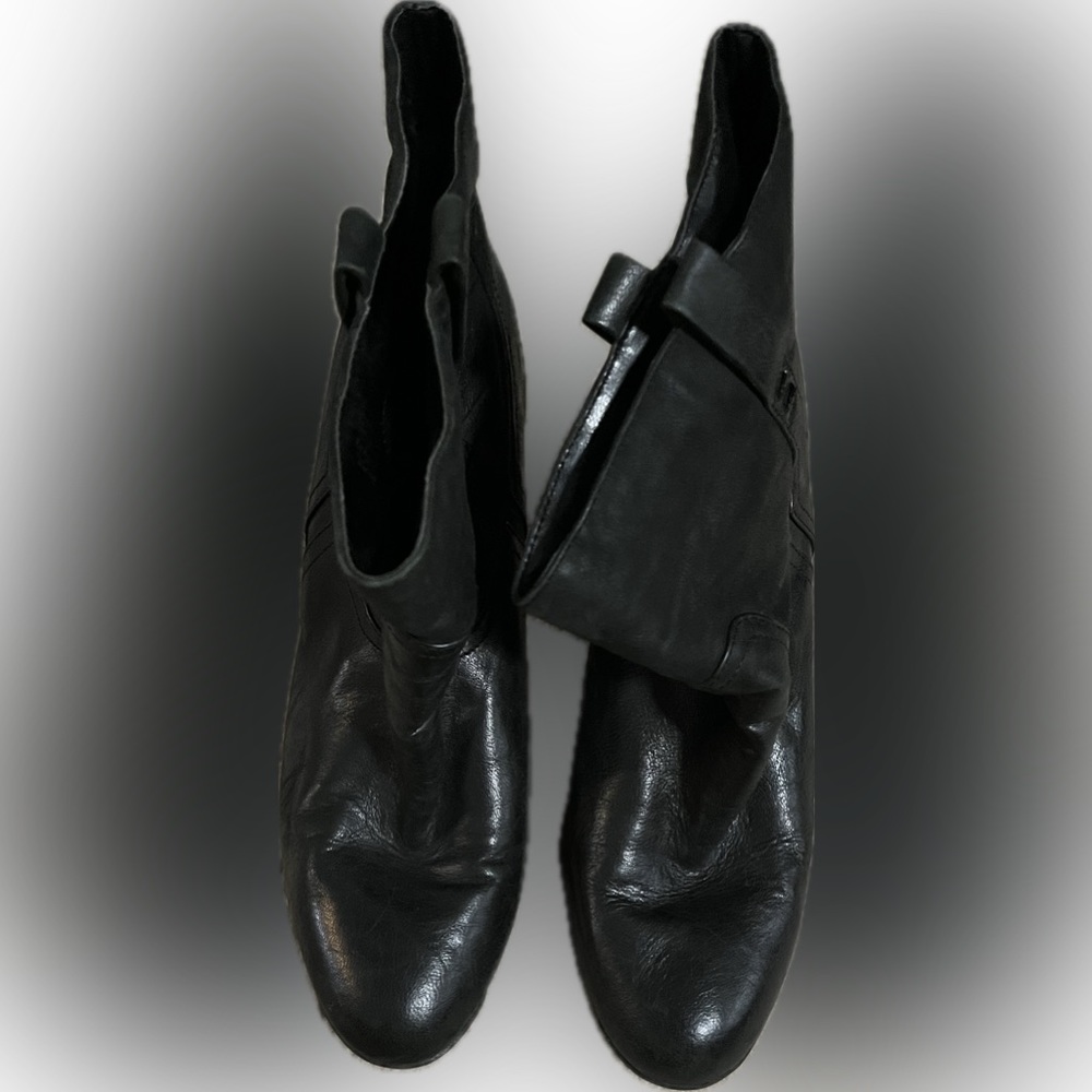 Kenneth Cole Reaction Booties